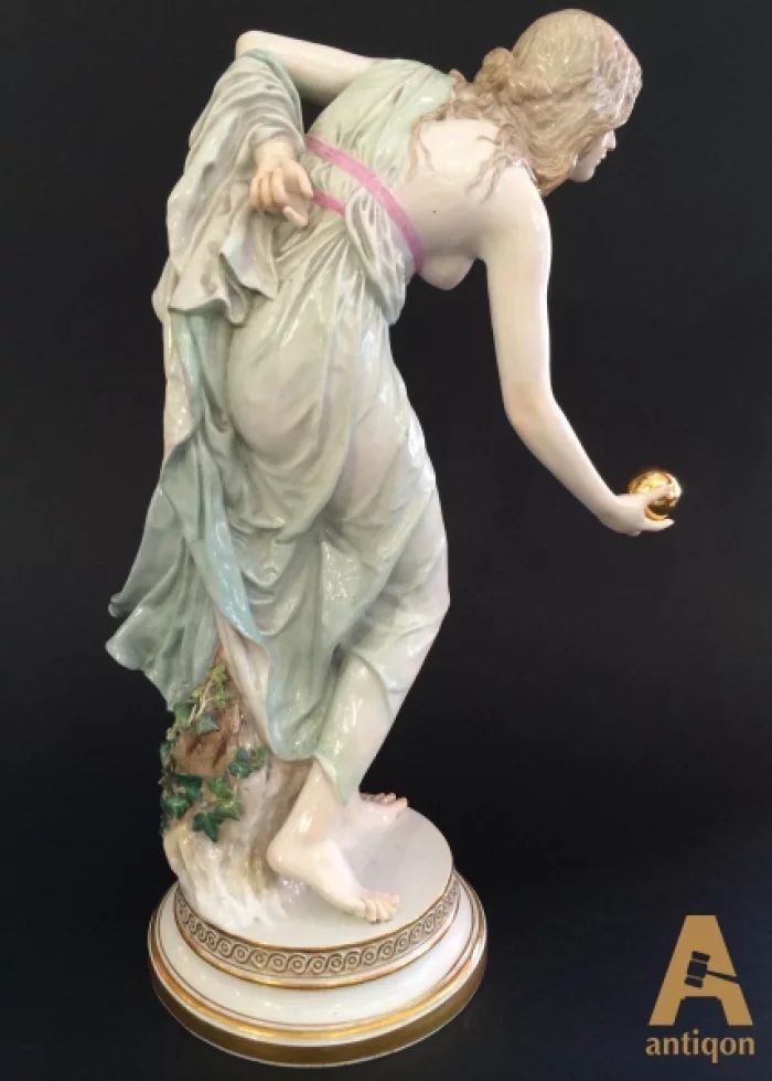 "Girl with a ball" Meissen