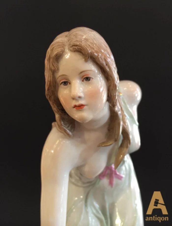 "Girl with a ball" Meissen
