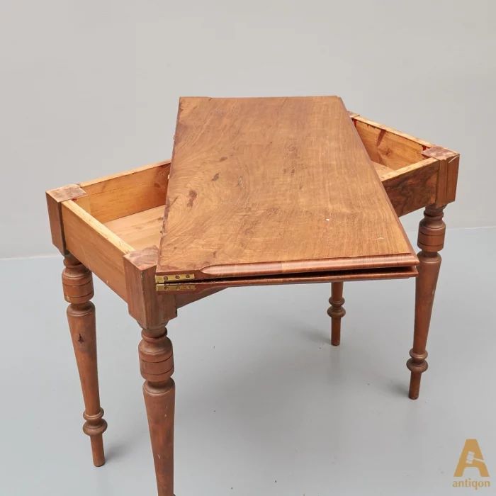 Game Table 1880.