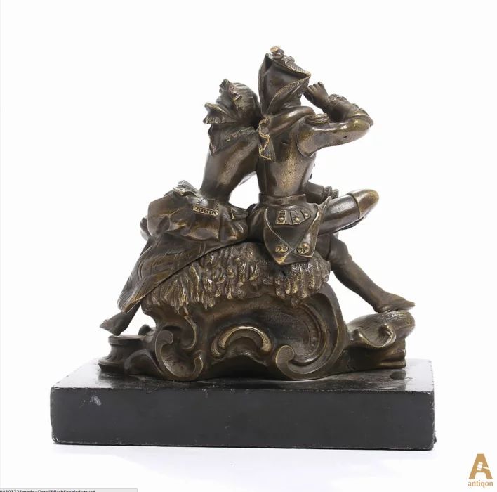 Sculpture Romantic couple