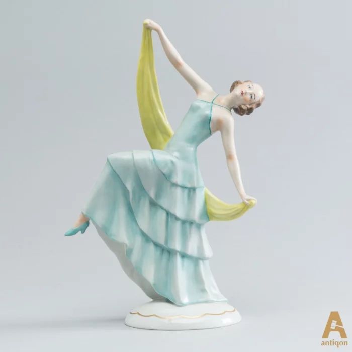 Фарфоровая фигура "Танцующая девушка" SITZENDORF