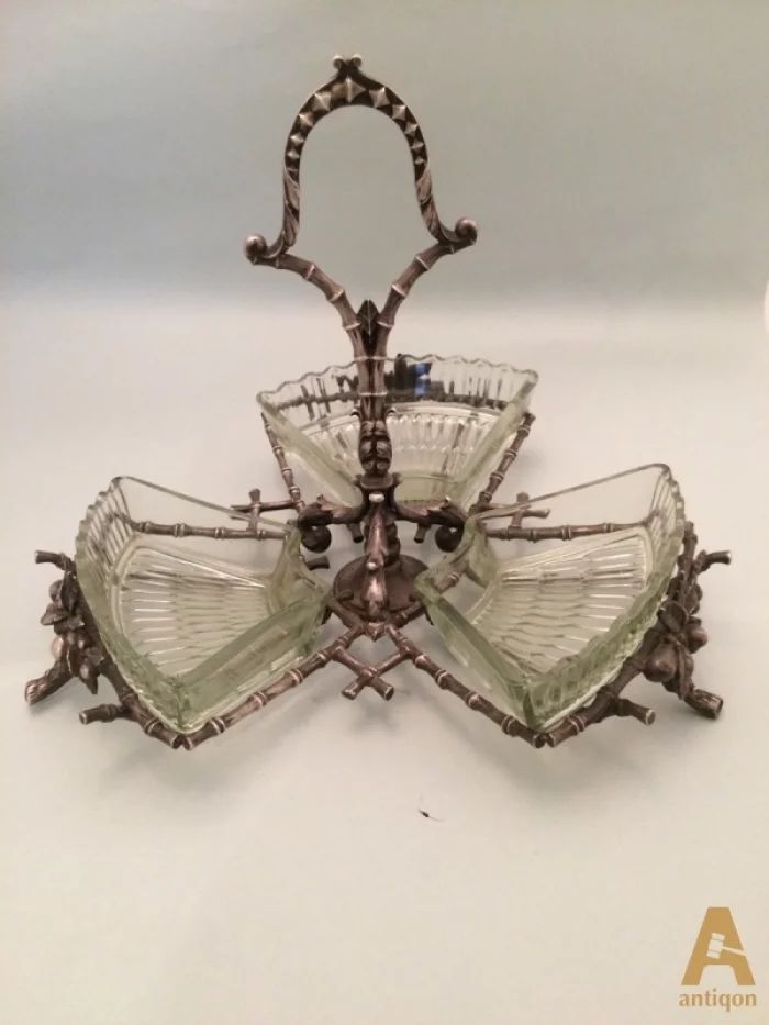 Compartment dish. Fraget