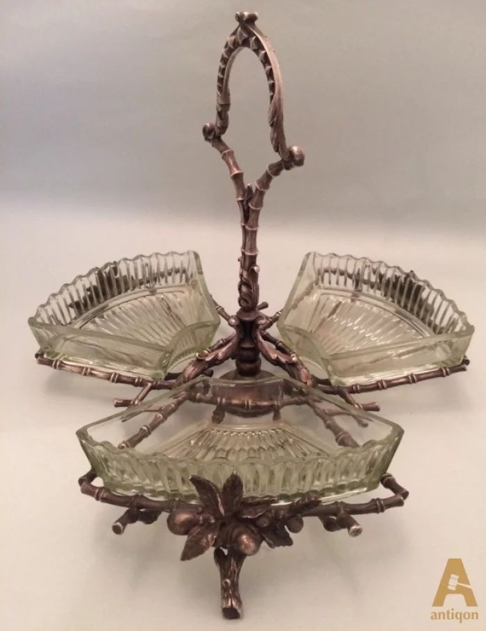 Compartment dish. Fraget