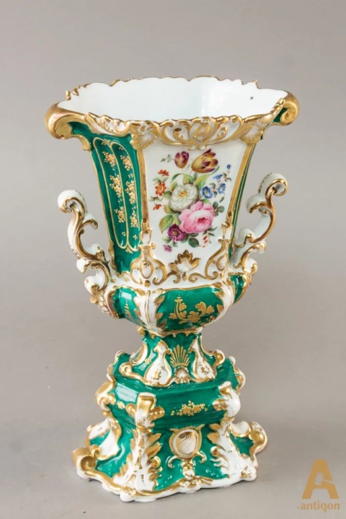 Porcelain vase, 19th century