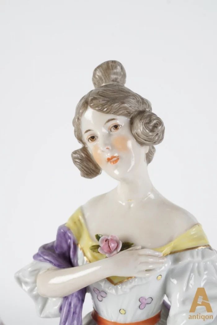 Porcelain figure "Young woman"
