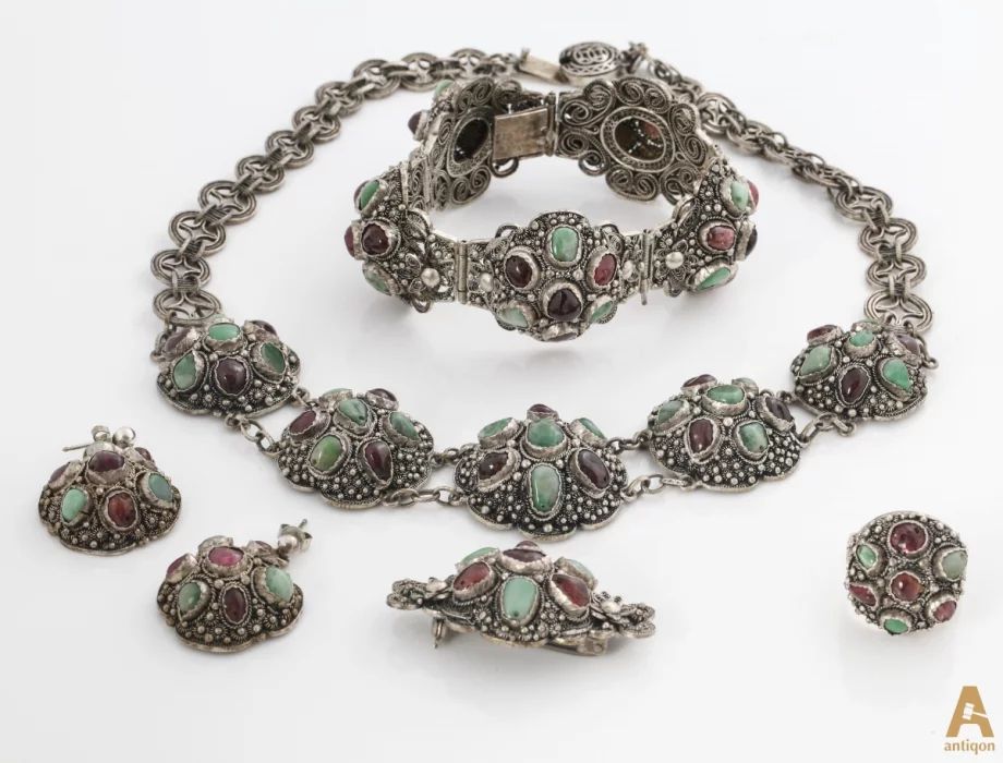 Silver set