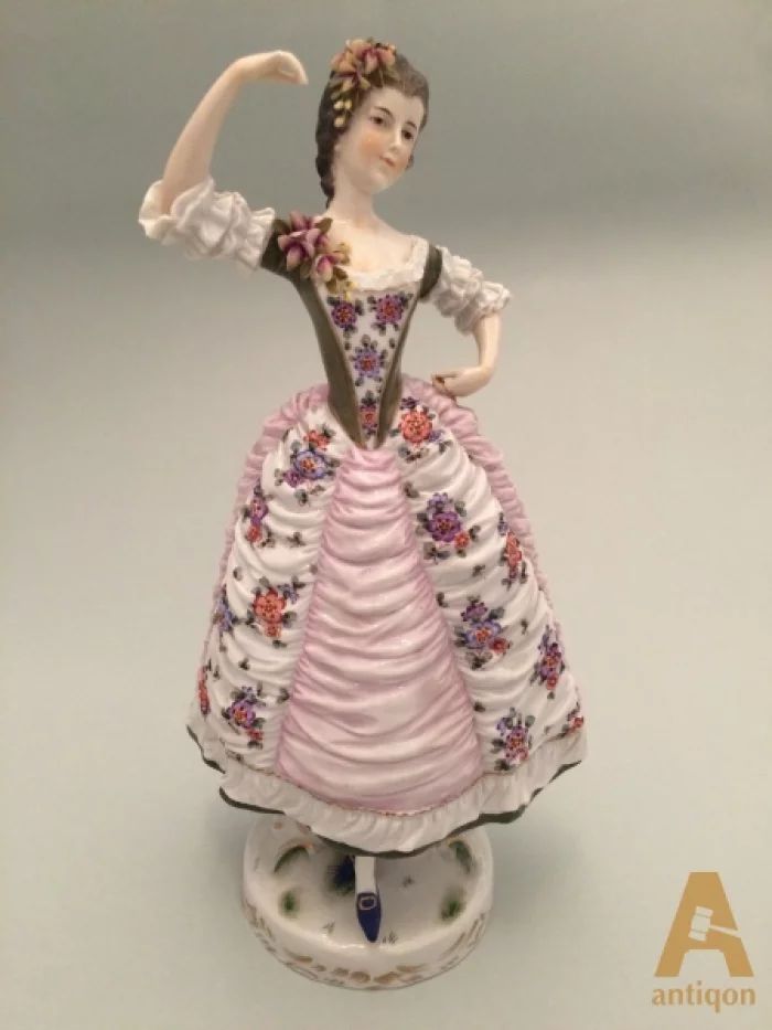 Porcelain figure "Spanish Dance"