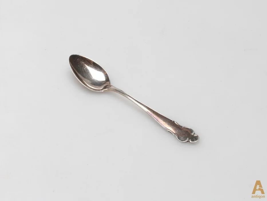 Set of silver spoons 