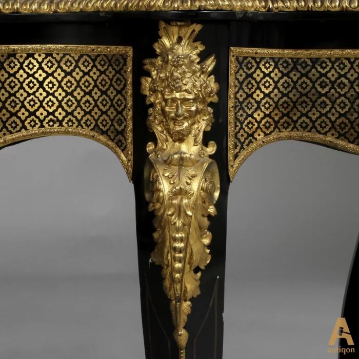Стол в стиле"Louis XV"