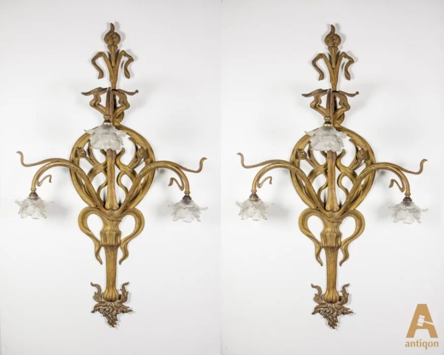 A pair of sconces "Modern"