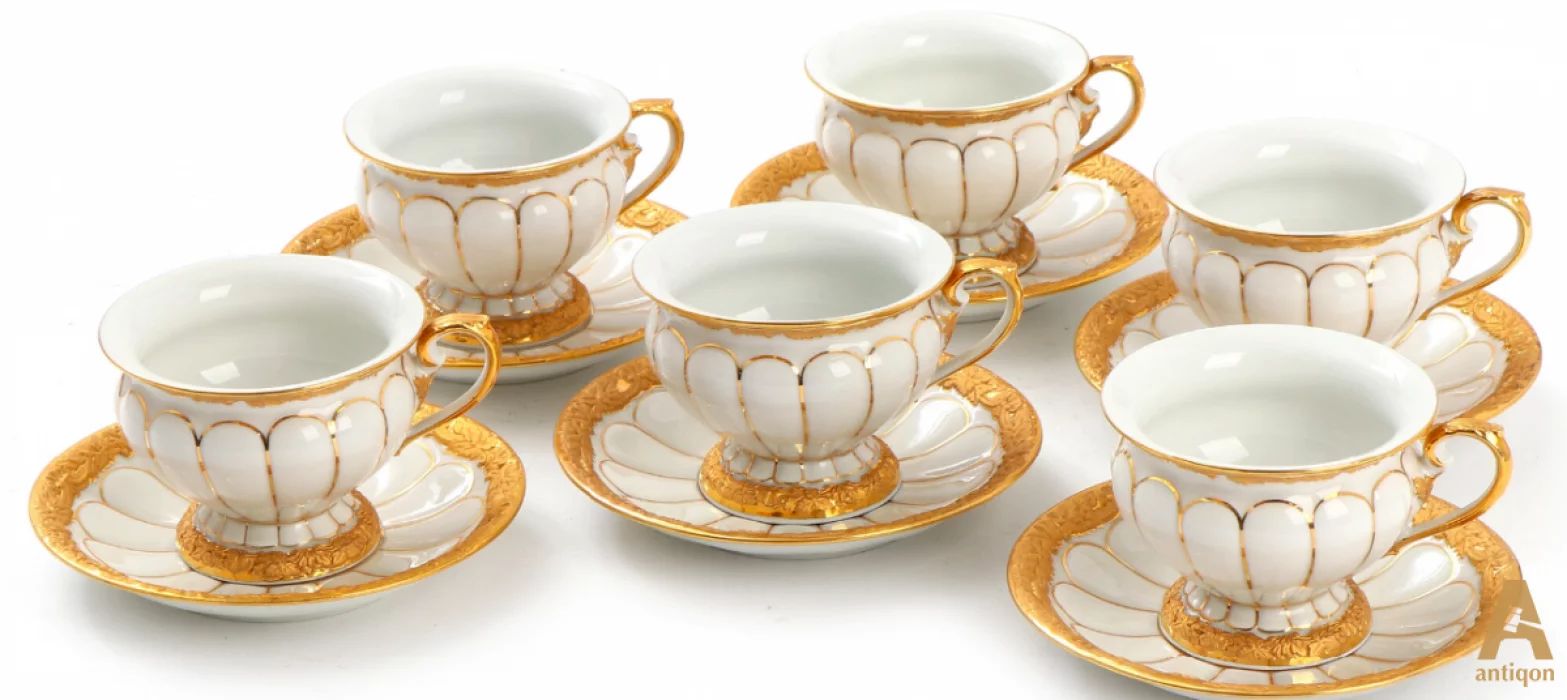 Six coffee cups with saucers. Meissen