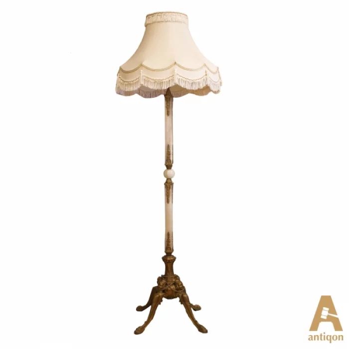 Floor lamp with onyx