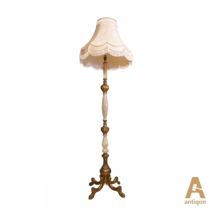 Floor lamp with onyx