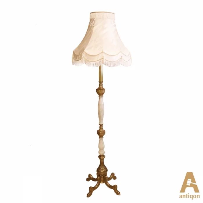 Floor lamp with onyx