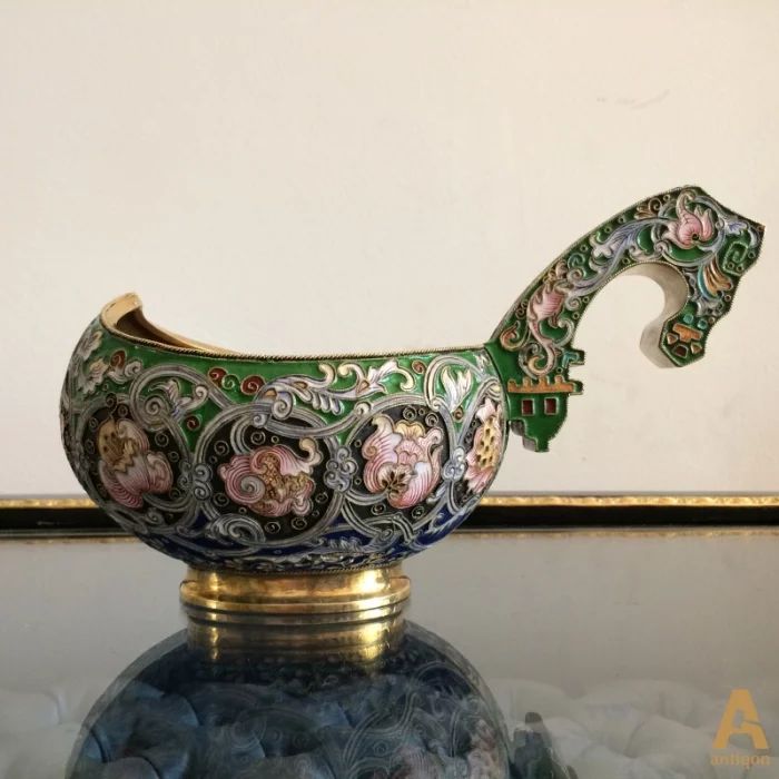 Sudraba kovsh ar emalju