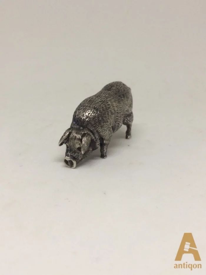 Miniature figure "Pig"