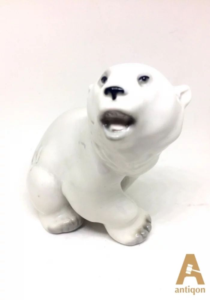 Figurine White bear