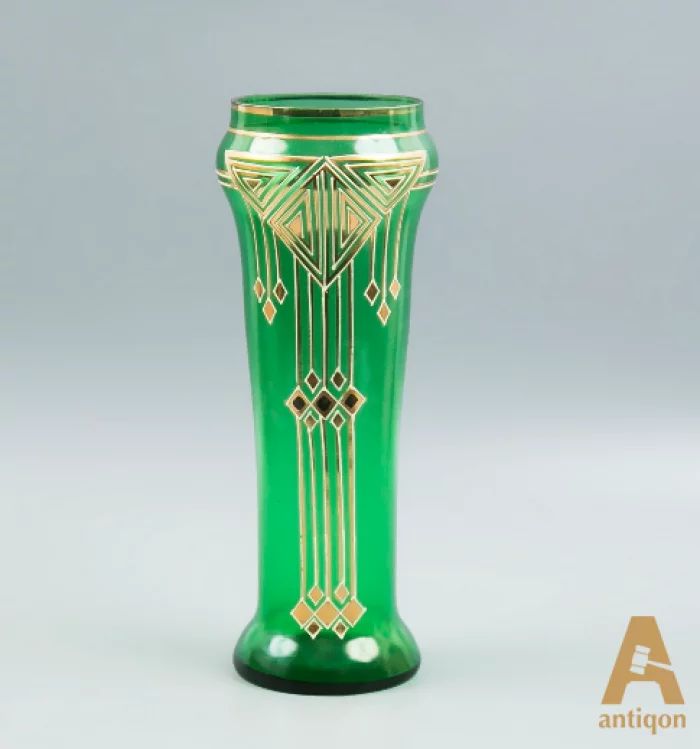 Vase in the style of Art Deco