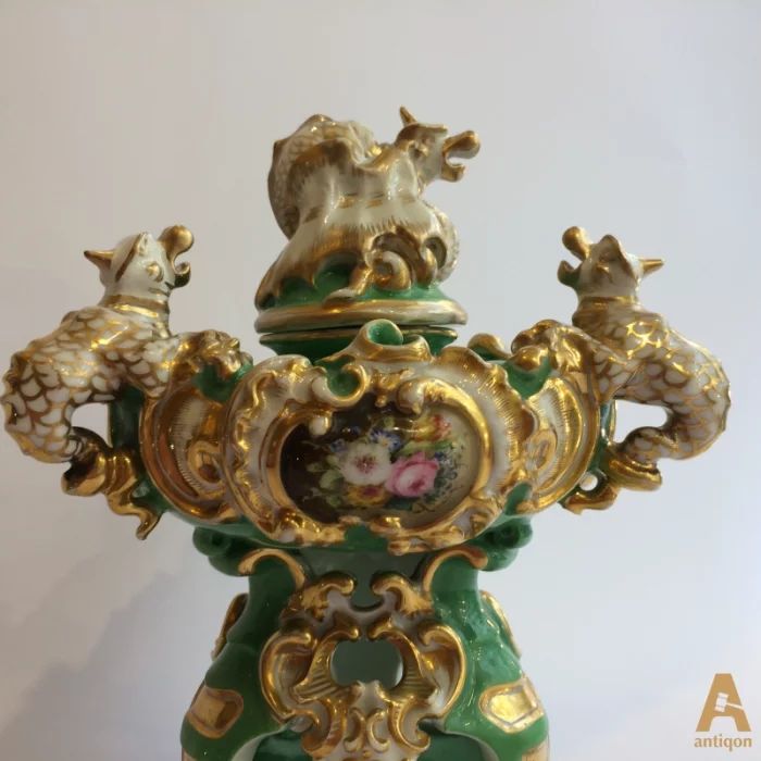 Porcelāna smaržu vāze