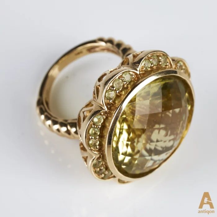 Ring with citrine