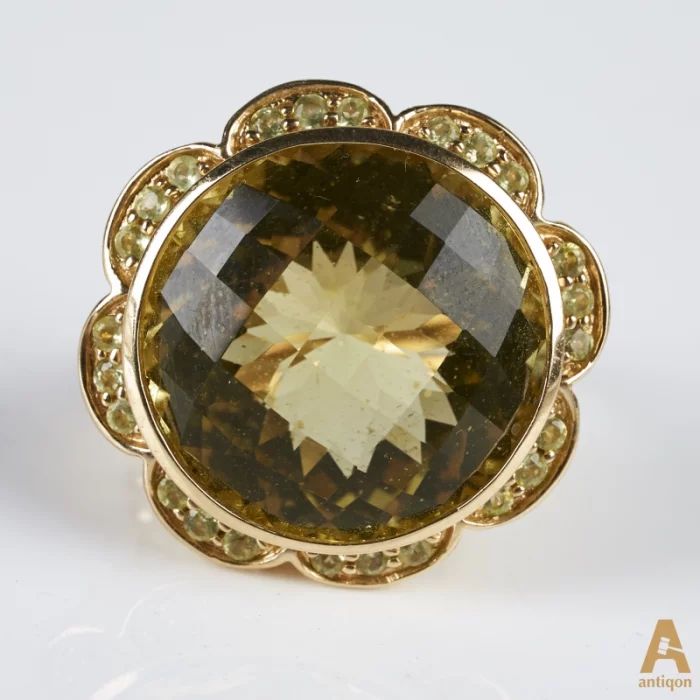 Ring with citrine