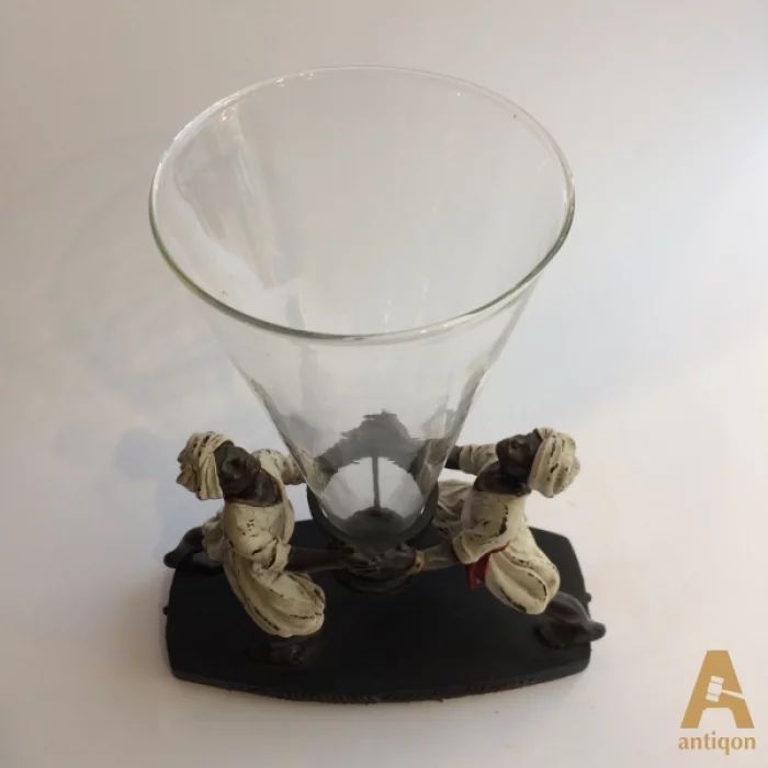 Vase with two Moors
