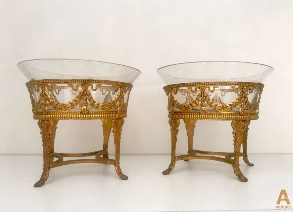 Decorative vases 