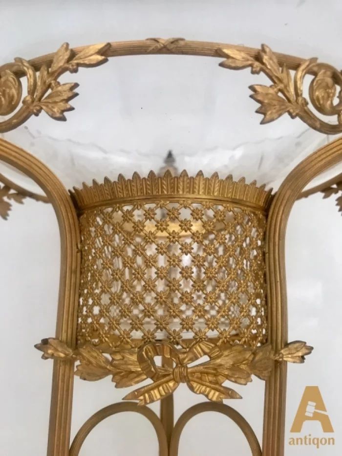 Vase de style Louis XVI