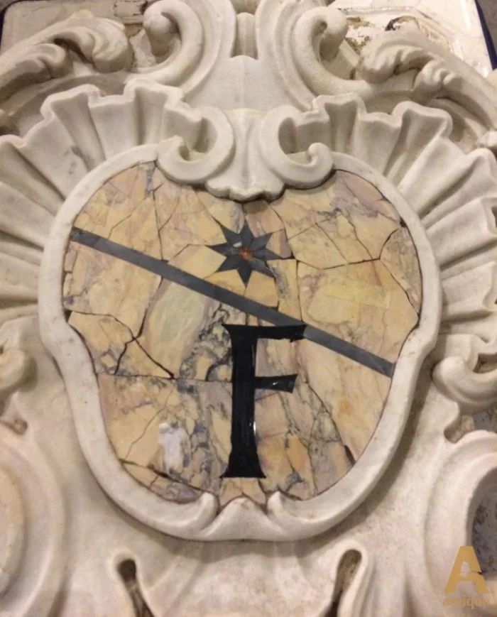  Marble carved decor
