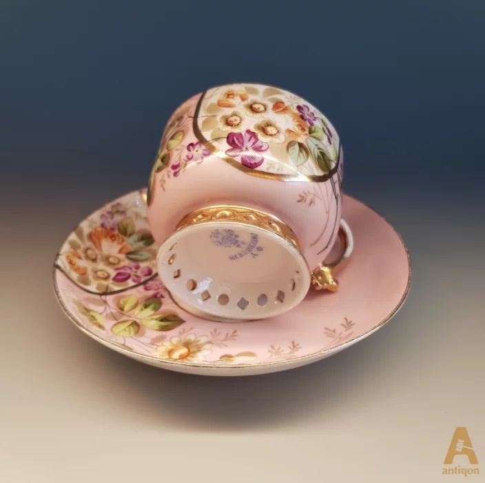 Cup with saucer 
