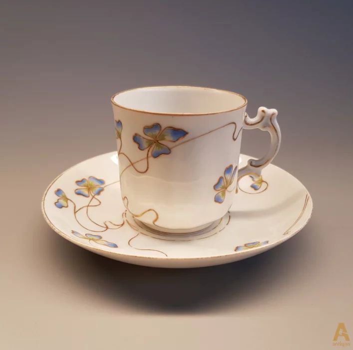Cup with saucer 