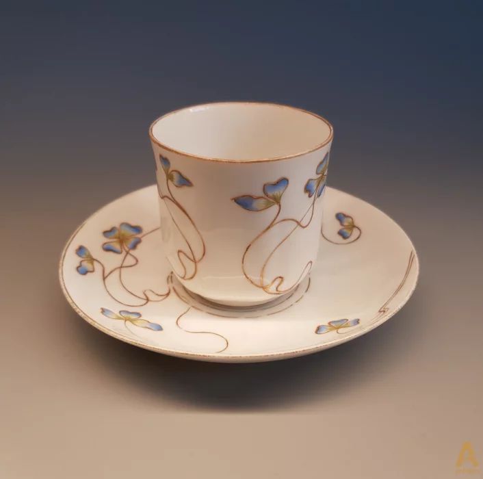 Cup with saucer 