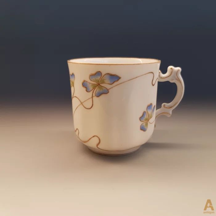 Cup with saucer 