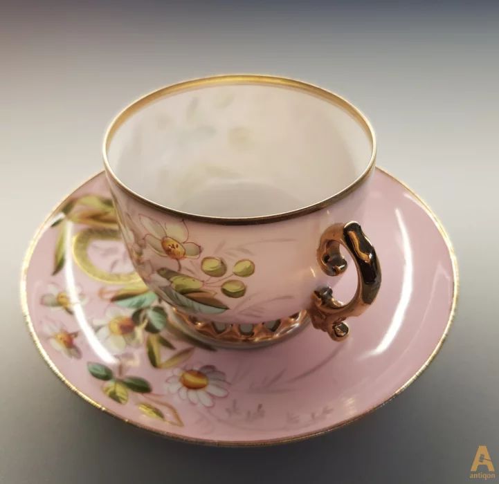 Cup with saucer 
