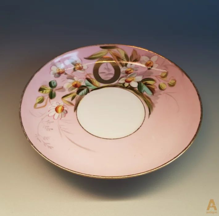 Cup with saucer 