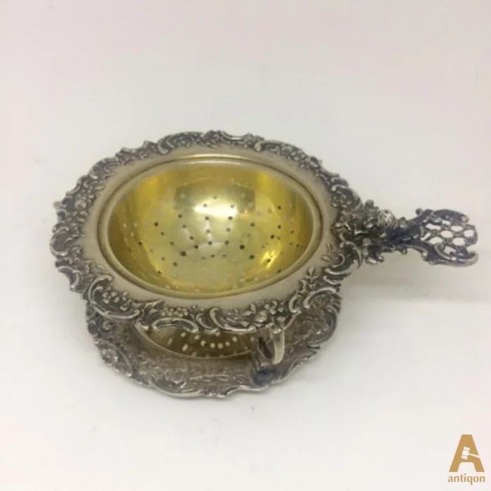 Tea strainer