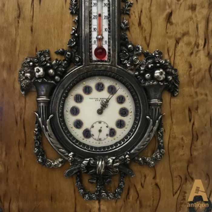A table "Clock-Thermometer"