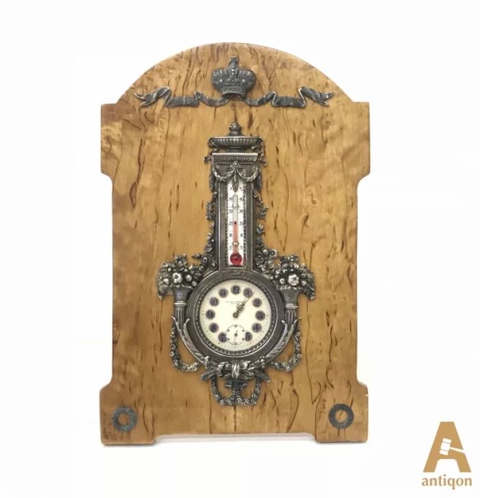 A table "Clock-Thermometer"