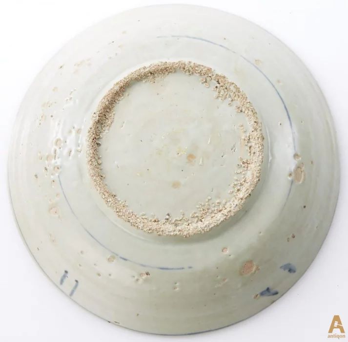 Ceramic glazed dish