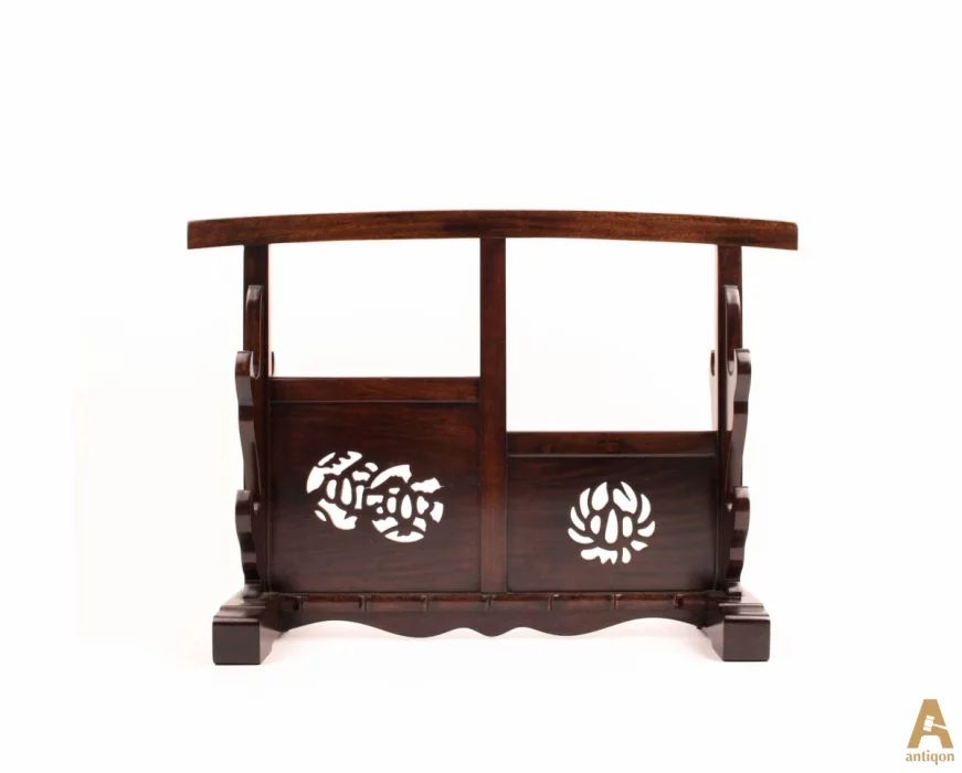 Подставка для мечей.