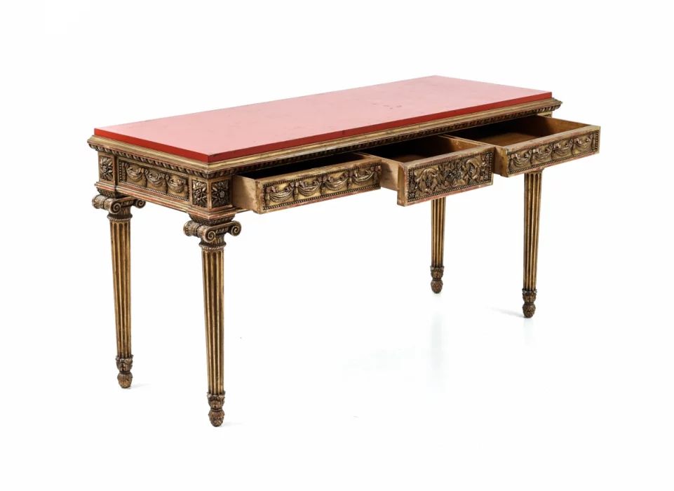 Консоль в стиле Louis XVI.