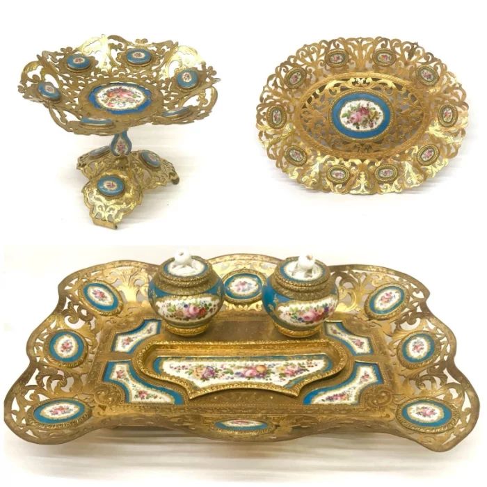 Элегантный дамский гарнитур