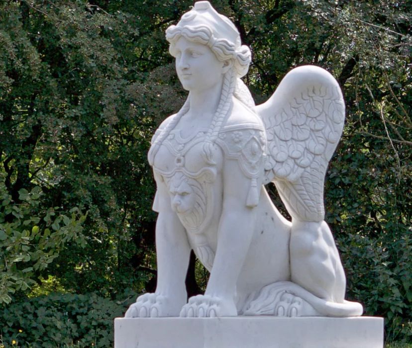 Marmora skulptūru pāris "Spārnotie sfinksi"