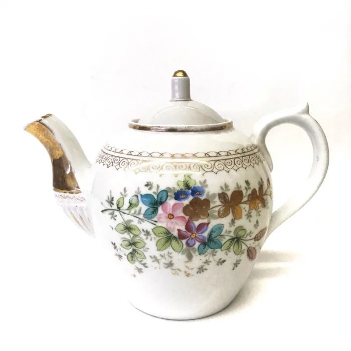 Porcelain teapot, M.S. Kuznetsova "R.F."
