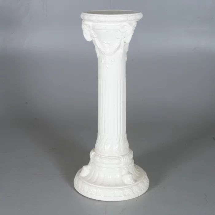 Porcelain pedestal
