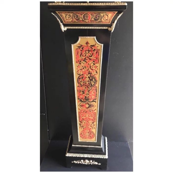 Clock on the pedestal Boule style