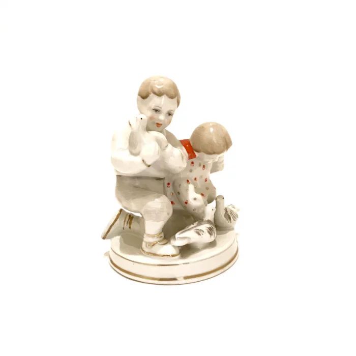 Porcelain figure "Children with pigeons"