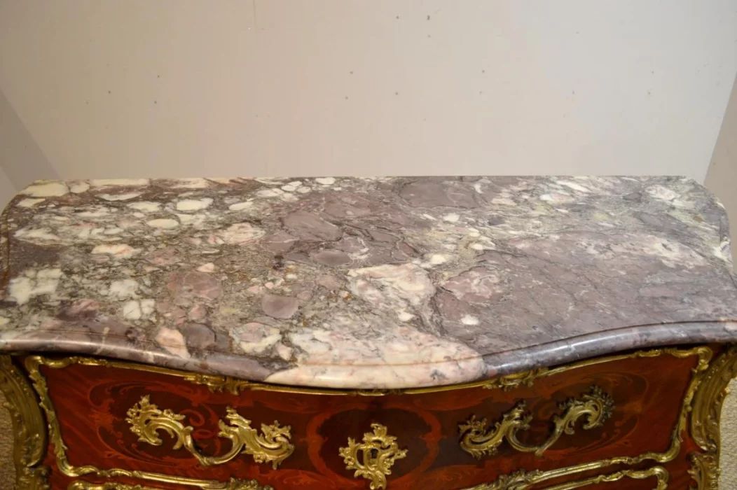 Commode de style Louis XV