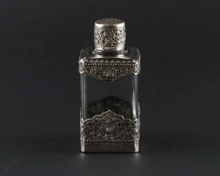Flacon en verre pour parfum "Chanel"