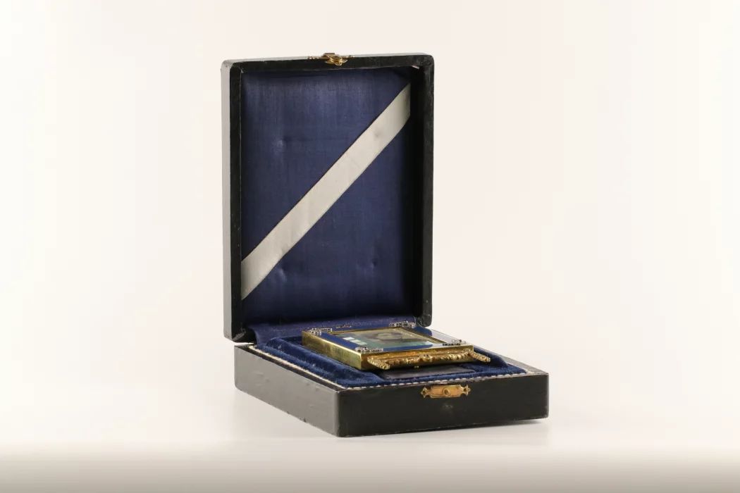 Photo frame  in the style of Karl Faberge